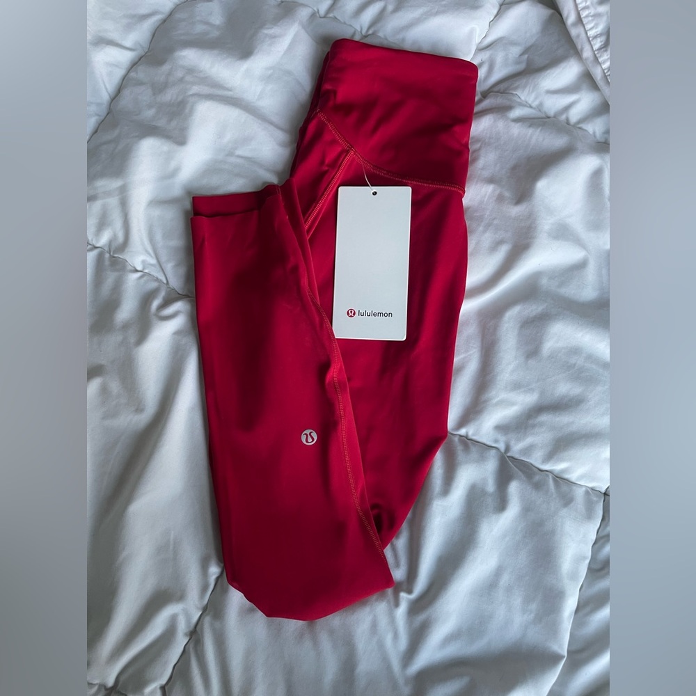 Lululemon Base Pace HR leggings in dark red 25”